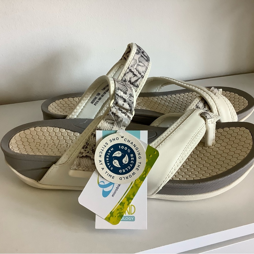 Baretraps Cream and Gray Sandals